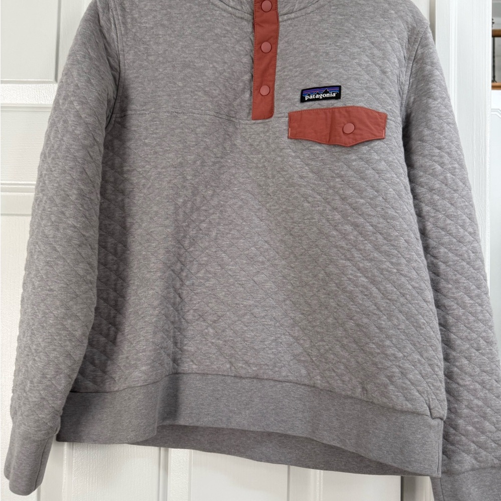 Women’s Patagonia Gray Quilted Pullover with Rust Details
